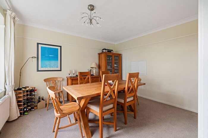 4 Bedroom Detached House For Sale In Nettleton Avenue, Chichester, PO20