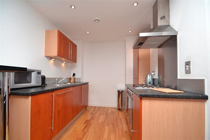 2 Bedroom Apartment To Rent In Faroe, City Island, Leeds, LS12