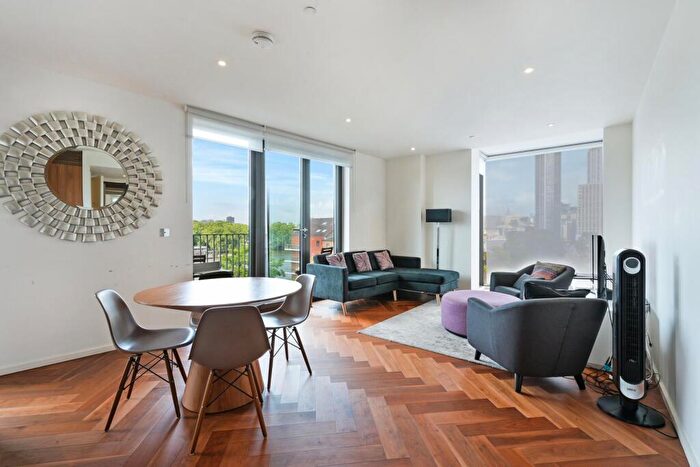 2 Bedroom Apartment For Sale In Ambassador Building, New Union Square, SW11