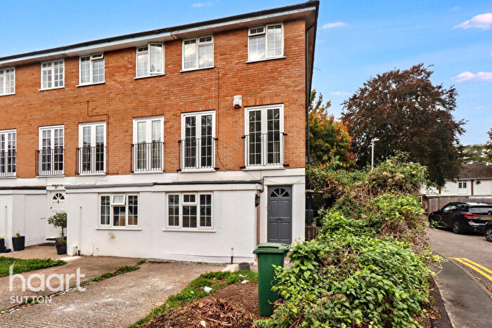 4 Bedroom Town House For Sale In Egmont Road, Sutton, SM2