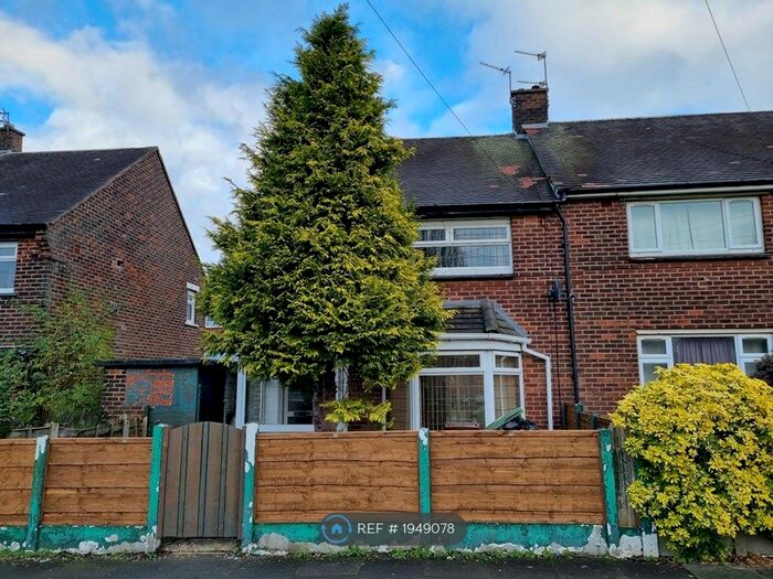 2 Bedroom Semi-Detached House To Rent In Hardman Street, Chadderton, Oldham, OL9
