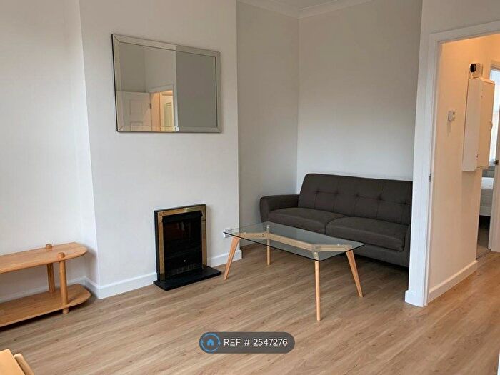 1 Bedroom Flat To Rent In Oak Road, London, W5