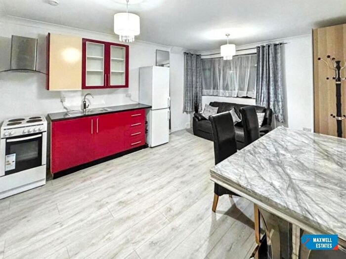 1 Bedroom Apartment To Rent In Tavistock Avenue, London, NW7