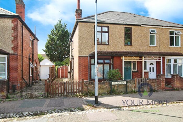 3 Bedroom Semi-Detached House For Sale In Willow Road, Bedford, Bedfordshire, MK42