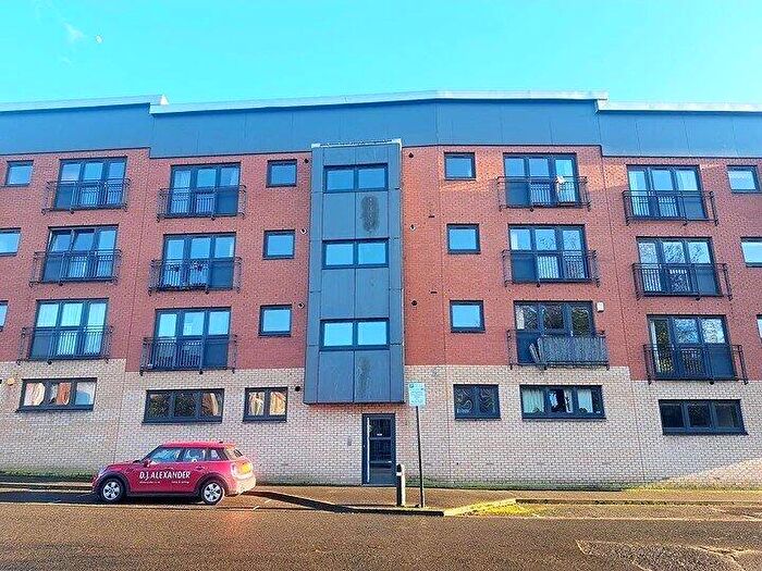 2 Bedroom Flat To Rent In Avenuepark Street, Glasgow, G20