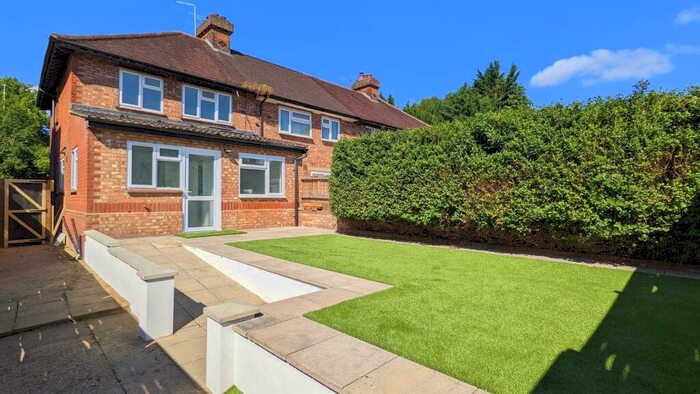 Studio To Rent In High Street, London Colney, St. Albans, AL2