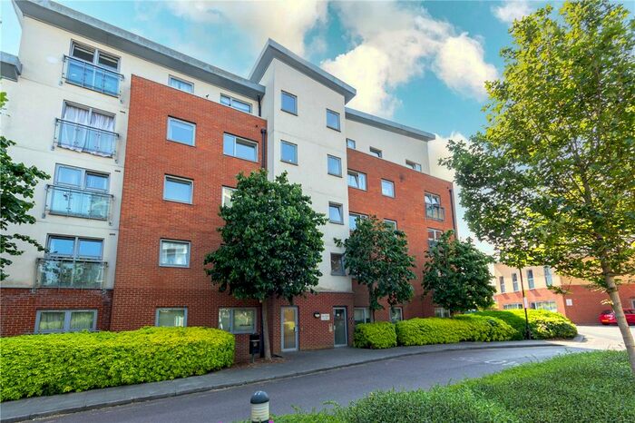 2 Bedroom Flat For Sale In Charrington Place, St. Albans, Hertfordshire, AL1