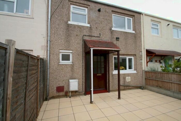 3 Bedroom Terraced House To Rent In Oldwyk, Vange, Basildon, SS16
