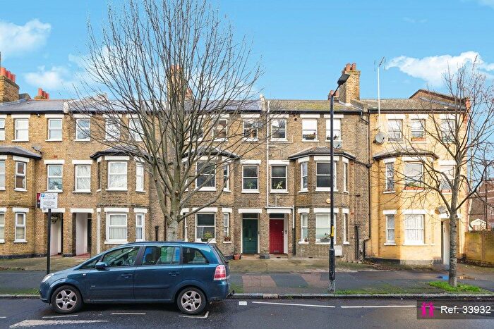 1 Bedroom Flat For Sale In Deans Buildings, London, SE17