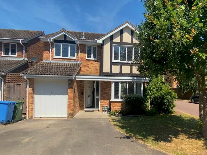 4 Bedroom Property To Rent In Merlin Clove, Winkfield Row, Berkshire, RG42