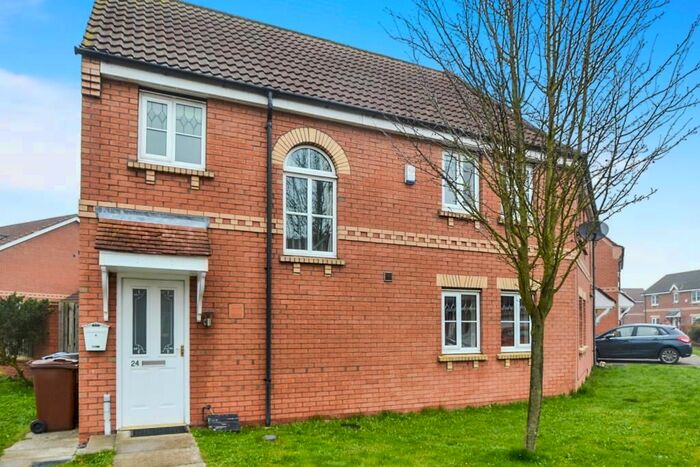 3 Bedroom Semi-Detached House To Rent In Callow Hill Drive, Castle Grange, Hull, HU7