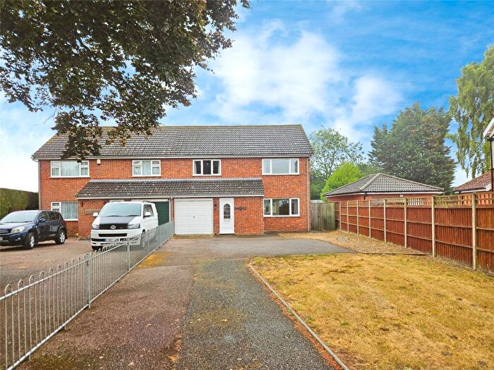 4 Bedroom Semi-Detached House For Sale In London Road, Attleborough, Norfolk, NR17