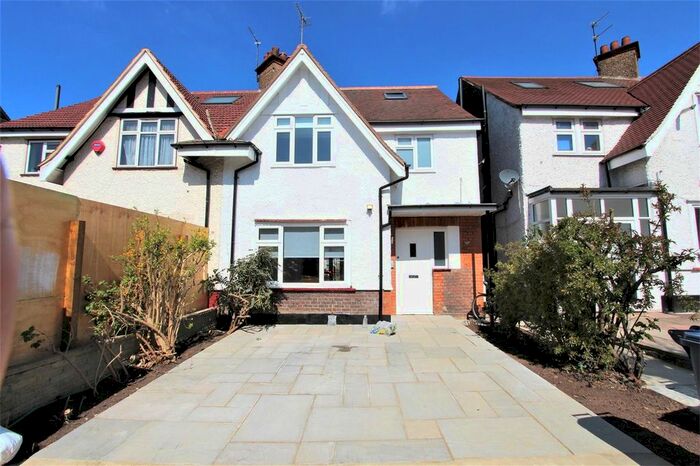 5 Bedroom Property To Rent In Montpelier Rise, London, NW11