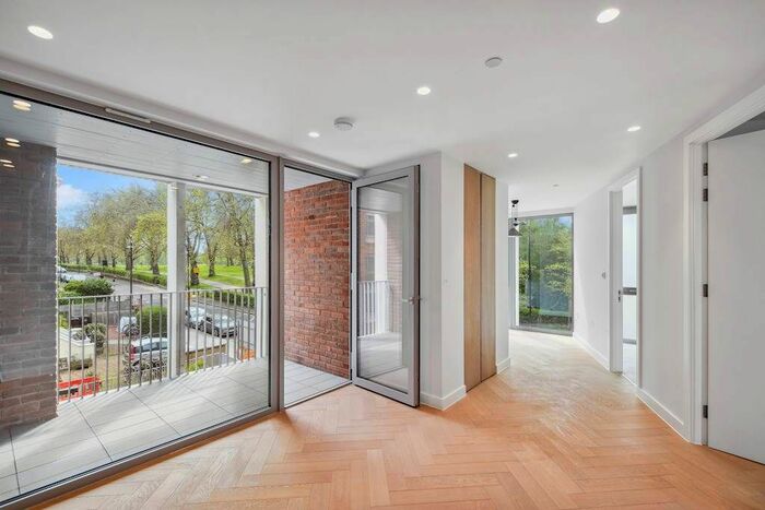 1 Bedroom Flat To Rent In Maple Path, London, E5
