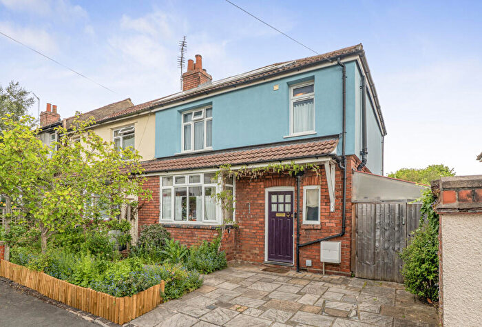 3 Bedroom End Of Terrace House For Sale In Radnor Road, Horfield, Bristol, BS7