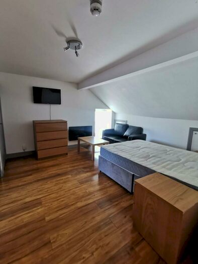 Studio To Rent In Glanmor Road, Uplands, Swansea, SA2