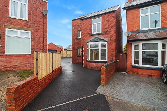 3 Bedroom Detached House For Sale In Walgrove Road, Walton, Chesterfield, S40