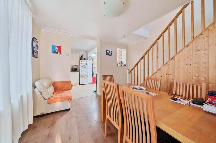 3 Bedroom End Of Terrace House For Sale In High Wycombe, Buckinghamshire, HP13