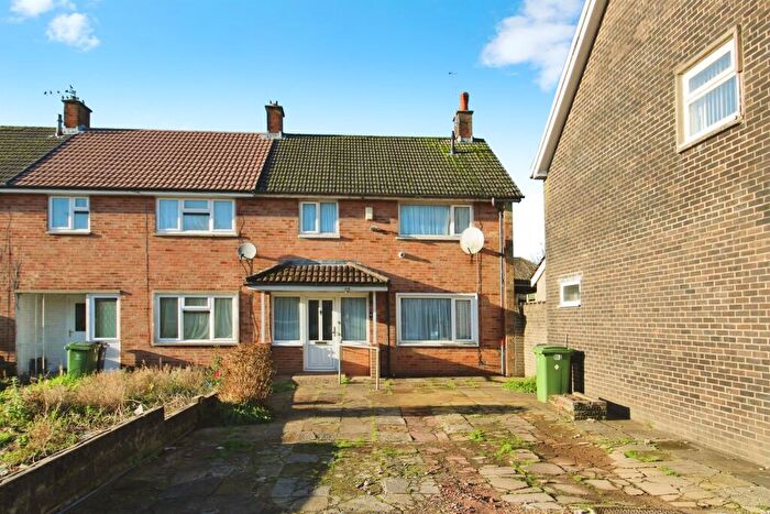 3 Bedroom End Of Terrace House For Sale In Ashburton Avenue, Llanrumney, Cardiff, CF3