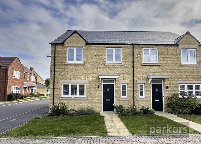3 Bedroom Semi-detached House For Sale In Giles Place, Bampton, Oxfordshire, OX18