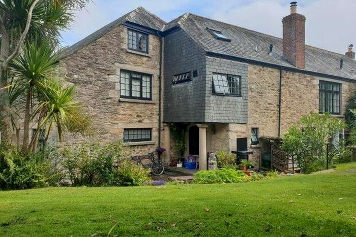 3 Bedroom Town House To Rent In Grove Place, Falmouth, TR11