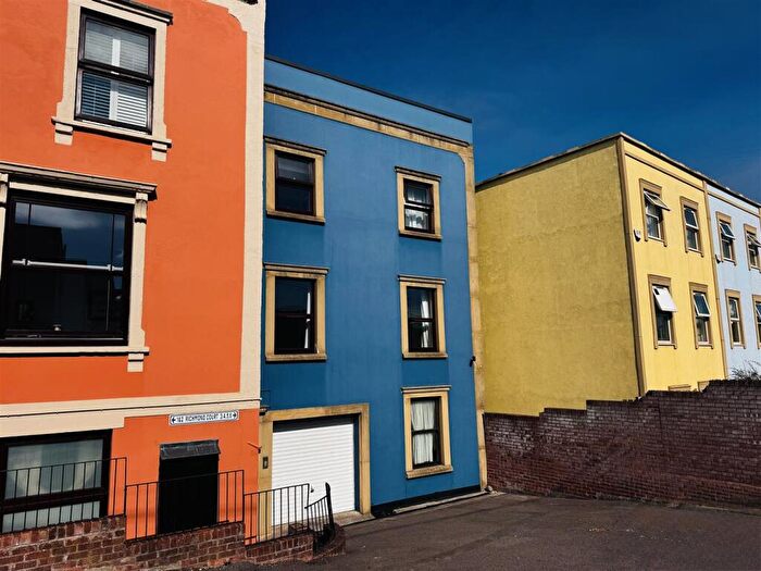2 Bedroom Flat For Sale In Richmond Street, Bristol, BS3
