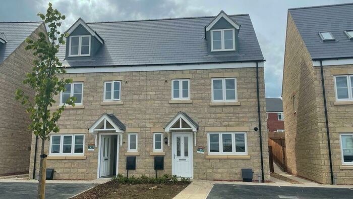 4 Bedroom Semi-Detached House To Rent In Airfield Way, Weldon, Corby, NN17