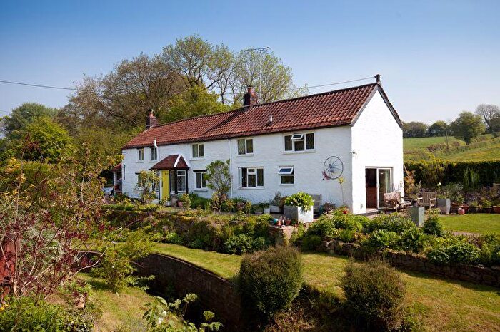 3 Bedroom Detached House For Sale In Shepherds Hill, Buckhorn Weston, SP8