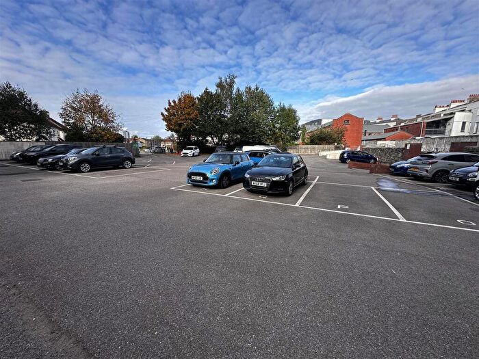 2 Bedroom Apartment To Rent In Mount Stuart Square, Cardiff, CF10