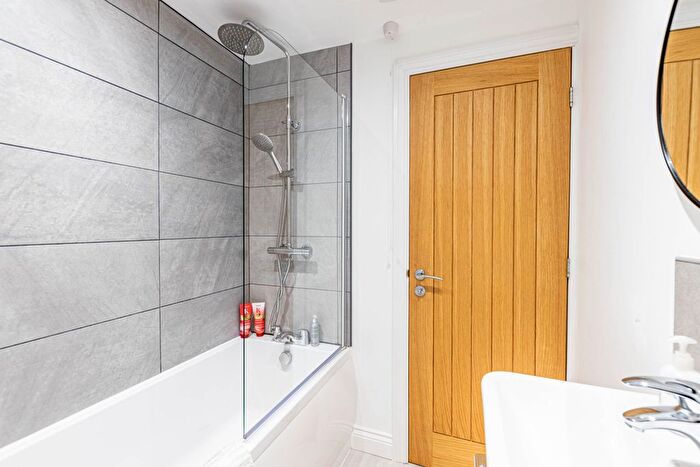 2 Bedroom Cottage For Sale In Wigginton Road, York, YO32