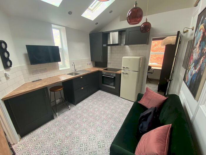 1 Bedroom Flat To Rent In Flat, The Rayner Building - Portland Street, Lincoln, LN5