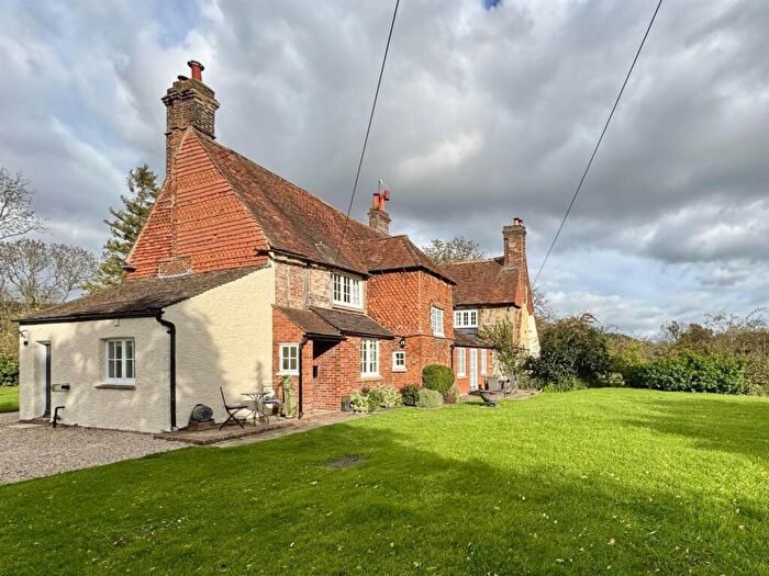 4 Bedroom Semi-Detached House To Rent In Lawrence Lane, Buckland, RH3