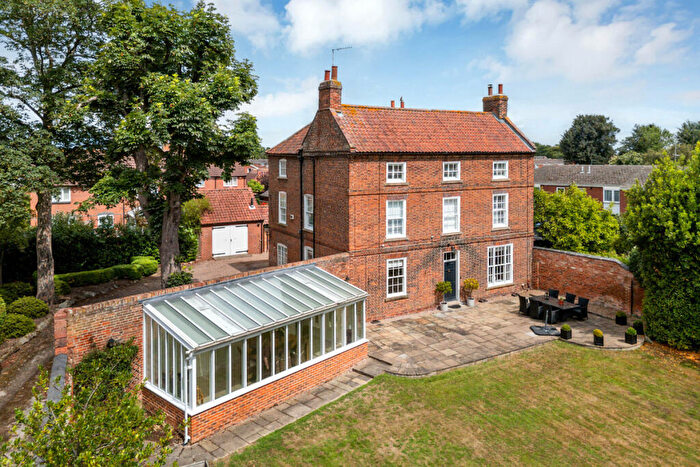 7 Bedroom Detached House For Sale In Chestnut Farmhouse, Main Street, Farndon, NG24