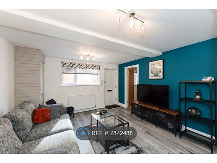 2 Bedroom Flat To Rent In Musters Road, West Bridgford, Nottingham, NG2