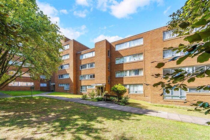 Studio To Rent In Homefield Park, Sutton, SM1