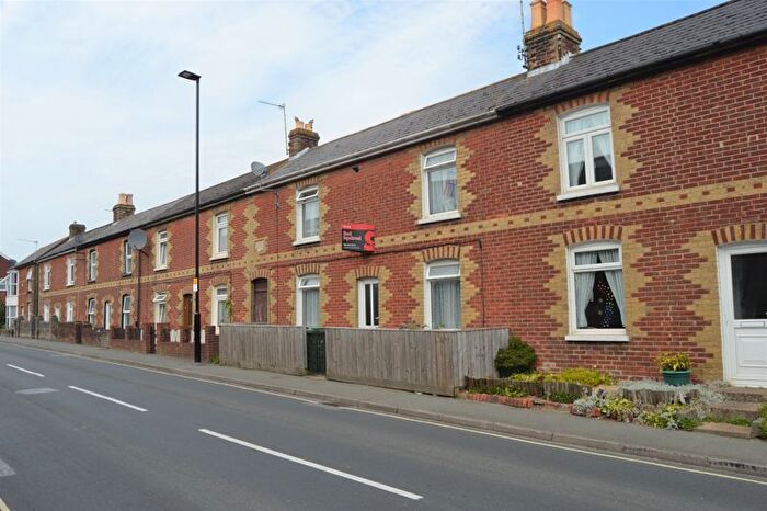 2 Bedroom Terraced House To Rent In Hunnyhill, Newport, PO30