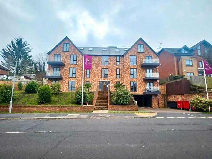 1 Bedroom Flat To Rent In Kingsmead Road, High Wycombe, HP11