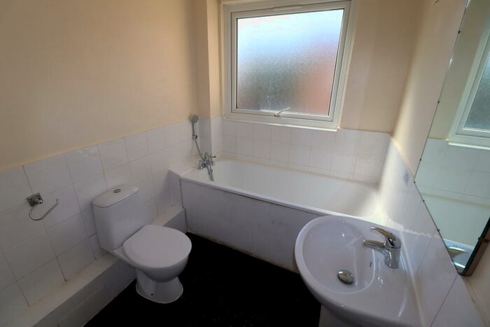 2 Bedroom Apartment To Rent In West Brentwood, CM14