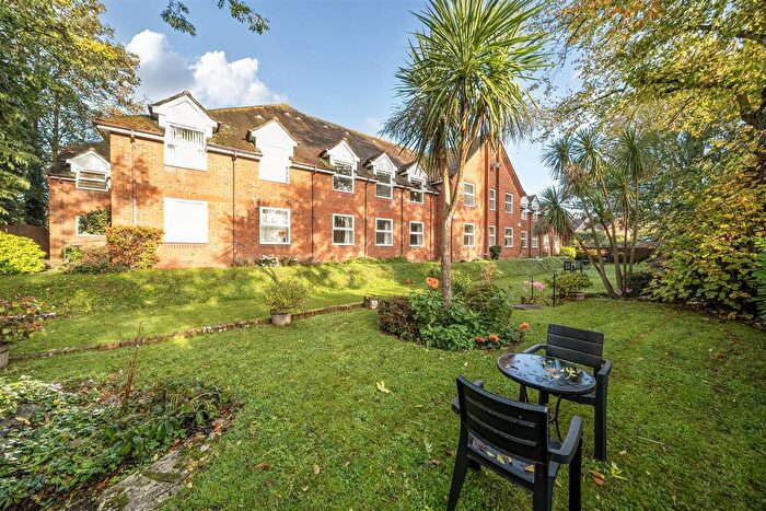 2 Bedroom Flat For Sale In East Street, Blandford Forum, DT11