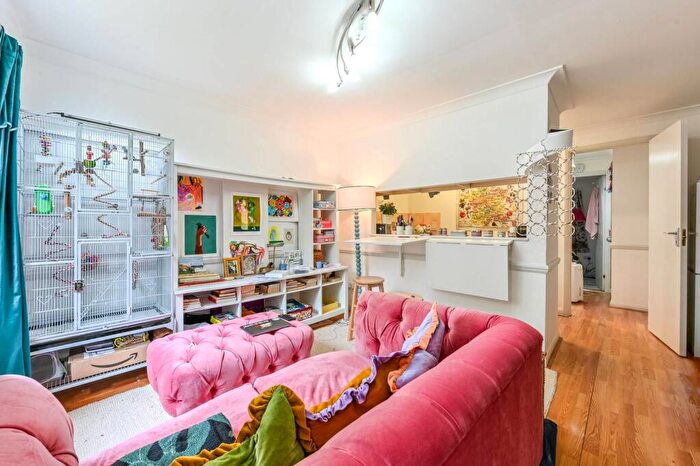 1 Bedroom Flat To Rent In Bunning Way, Barnsbury, London, N7