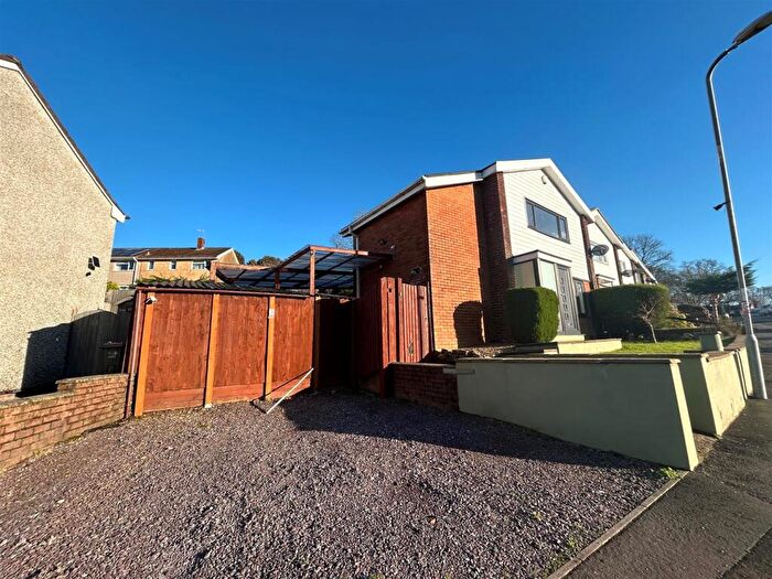 3 Bedroom Link Detached House To Rent In Caerwent Road, Croesyceiliog, Cwmbran, NP44