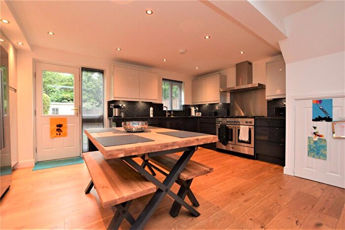 4 Bedroom Town House To Rent In Castle Lodge Gardens, Rothwell, Leeds, LS26