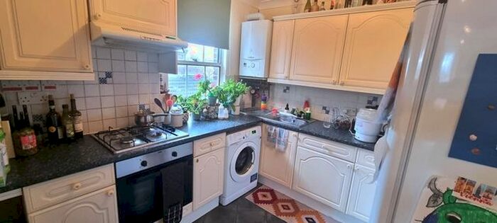 2 Bedroom Flat To Rent In B Kingston Road, South Wimbledon, London, SW19