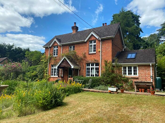4 Bedroom Detached House For Sale In Chertsey Road, Windlesham, Surrey, GU20