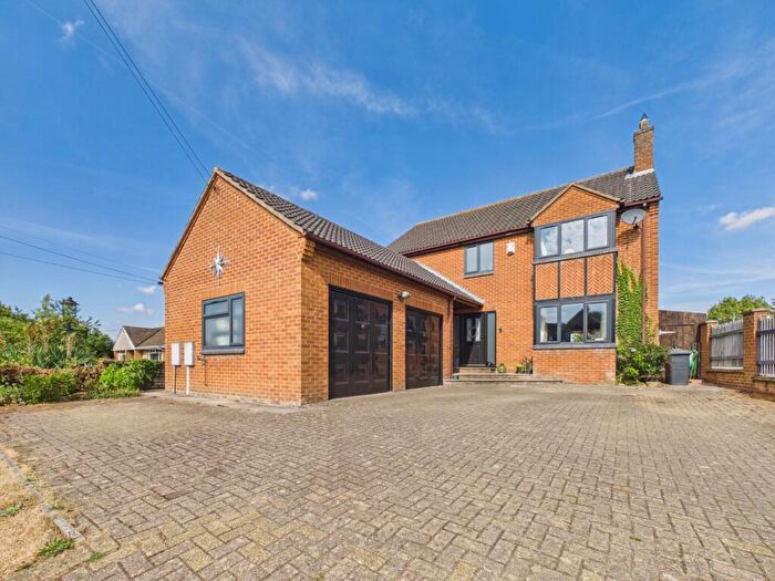 4 Bedroom Detached House For Sale In East Street, Long Buckby, NN6