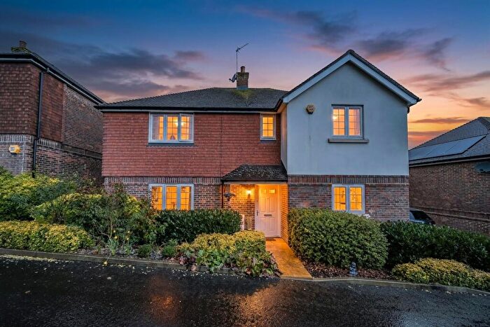 4 Bedroom Detached House For Sale In Welcombes View, Coulsdon, CR5