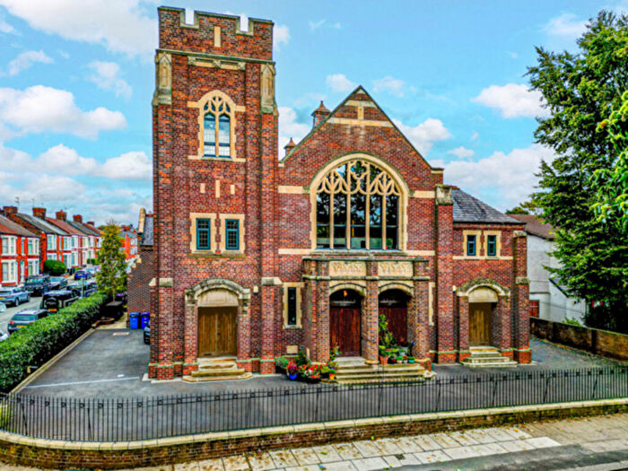 3 Bedroom Apartment For Sale In Dundonald Road, Liverpool, L17