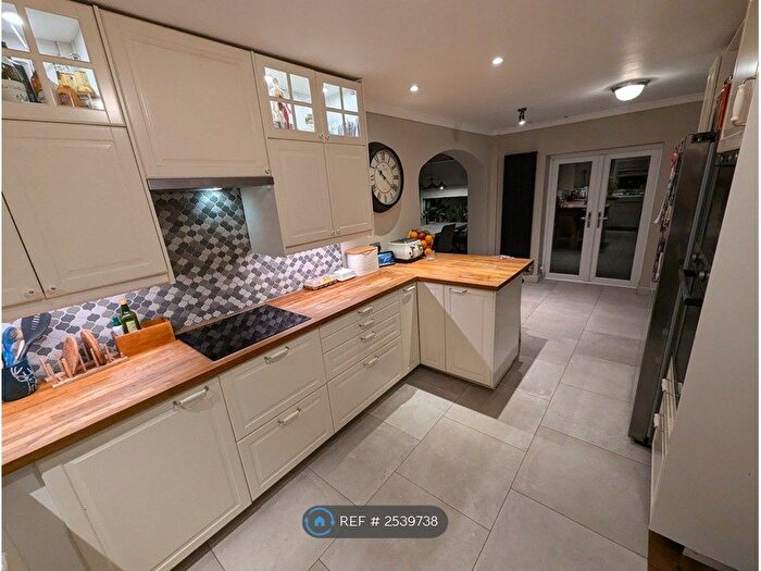 3 Bedroom Semi-Detached House To Rent In Clavell Road, Bristol, BS10