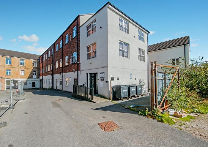 1 Bedroom Flat To Rent In Whingate, Armley, Leeds, LS12