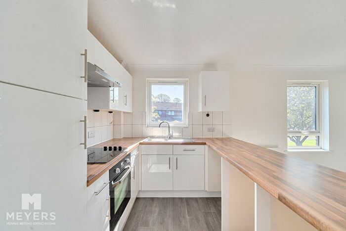1 Bedroom Flat For Sale In Allenview Road, Wimborne, BH21